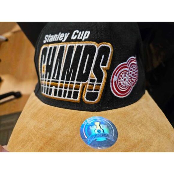 Men's Detroit Red Wings Adjustable Velcro Hat Size OSFM - Picture 3 of 3